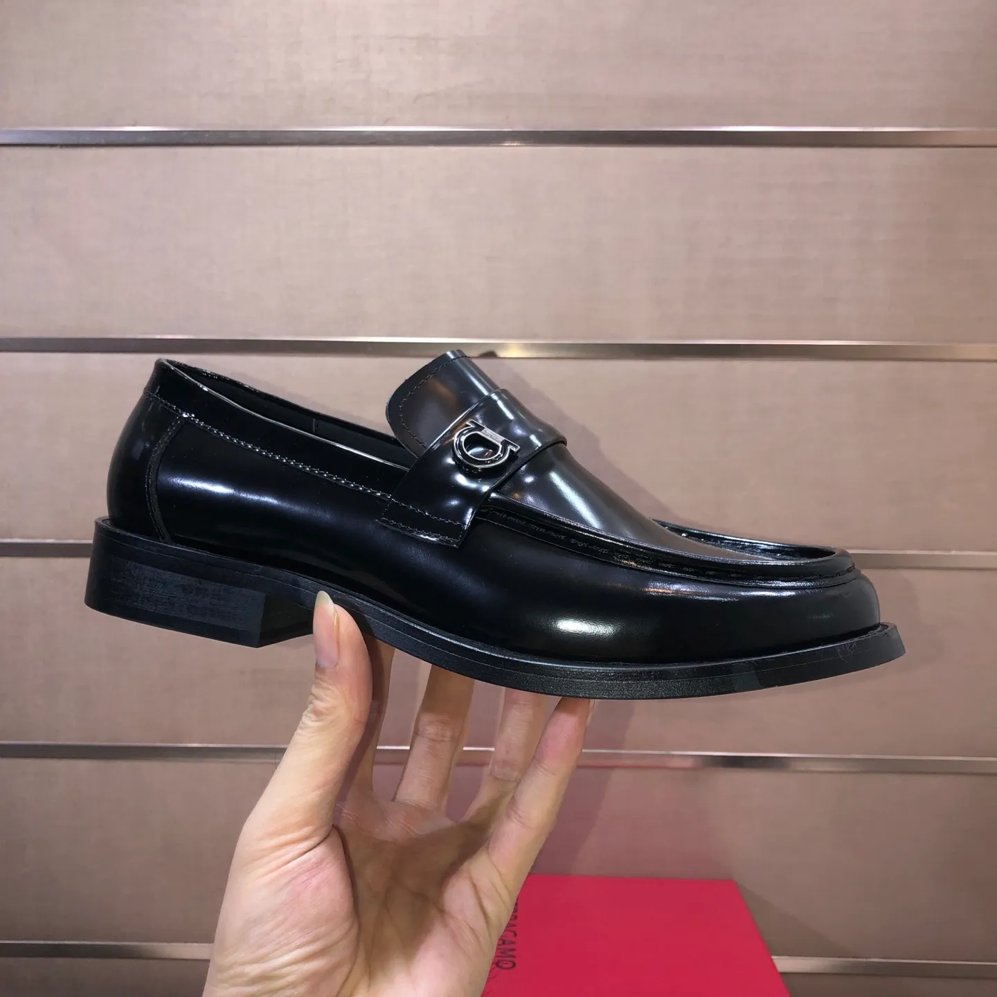 Men's shoes 💰540💰 [Ferragamo/Ferragamo] The latest model from the counter. Original imported high-quality cowhide with open sides + imported 🐂 cowhide lining + original luxury metal buckle + original combination outsole. Comparison is stress-free 38–45 (45 is custom-made and cannot be returned or exchanged)